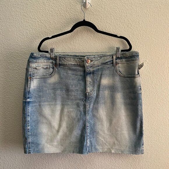 Maurices Vintage Mini Denim Skirt 20 Plus Size Button Zip Fly Raw Hem NWT 20W - Picture 1 of 5
